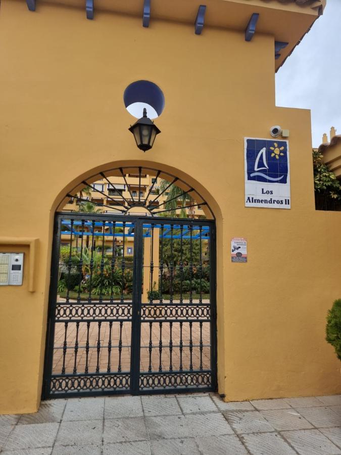Ferienwohnung Luxury Blue Coast Seaside Retreat Marbella Exterior foto