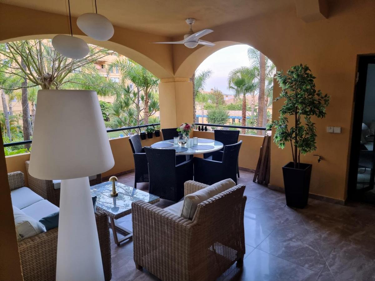 Ferienwohnung Luxury Blue Coast Seaside Retreat Marbella Exterior foto