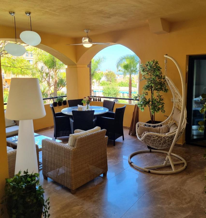 Ferienwohnung Luxury Blue Coast Seaside Retreat Marbella Exterior foto