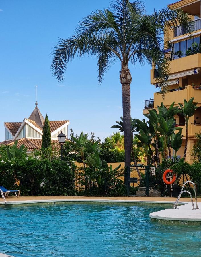 Ferienwohnung Luxury Blue Coast Seaside Retreat Marbella Exterior foto