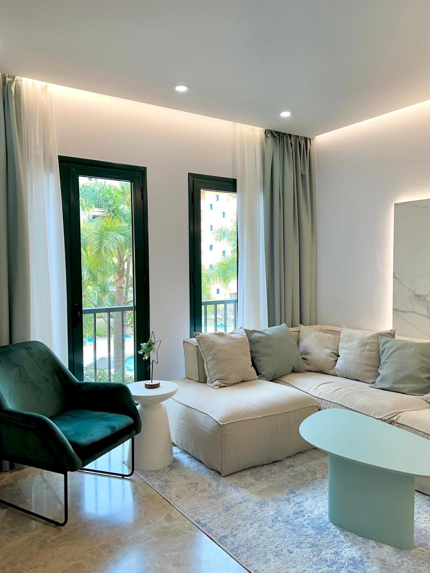 Ferienwohnung Luxury Blue Coast Seaside Retreat Marbella Exterior foto
